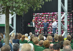 Gerard Zwiers, responsible for the breeding department, and Koen Pelgrom, seed physiologist, talk about their profession.